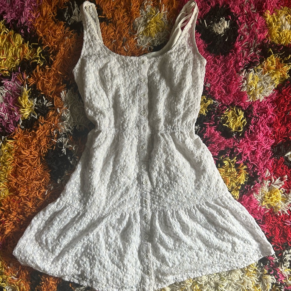 White Lace Sleeveless Button-Down Dress